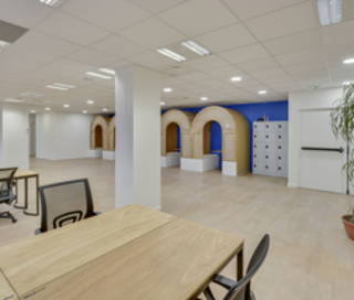 Bureau privé 24 m² 6 postes Coworking Rue Negresko Marseille 13008 - photo 9